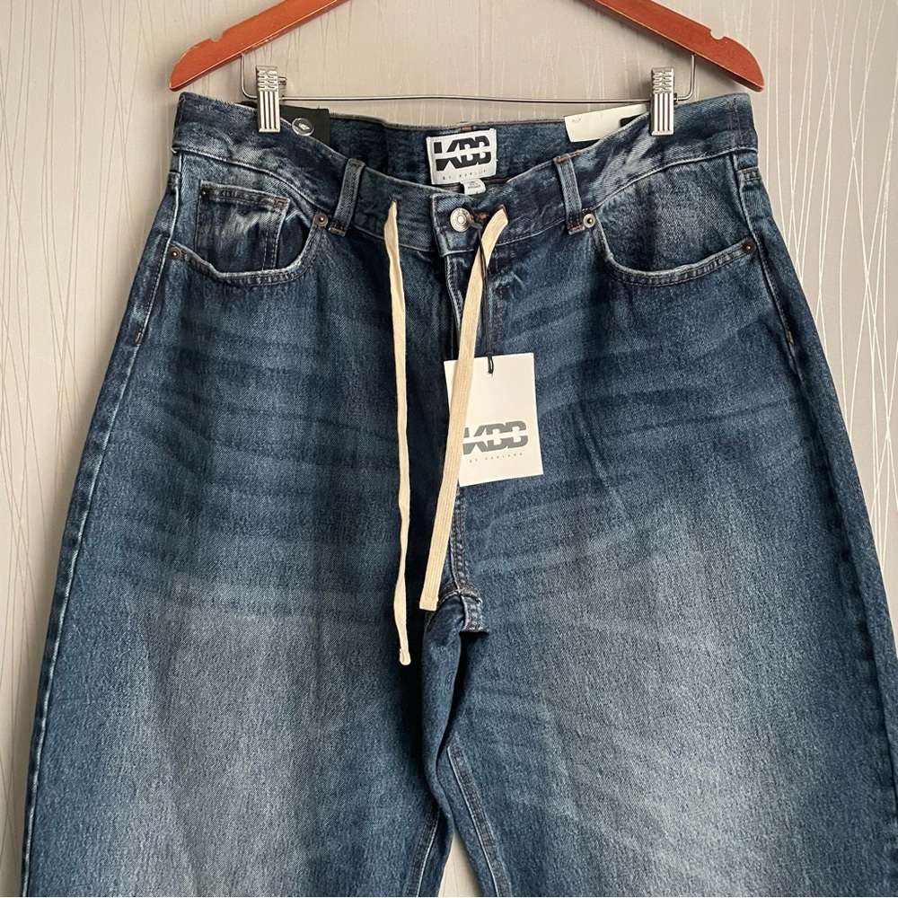 KBB by KAHLANA Women's Mid-Rise Barrel
Leg 'The Lynnox Jean' - Dark Wash 16 - Picture 4 of 12
